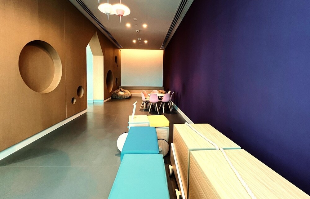 Дубай: Elegant 1BR Apt Steps Away From Dubai Mall