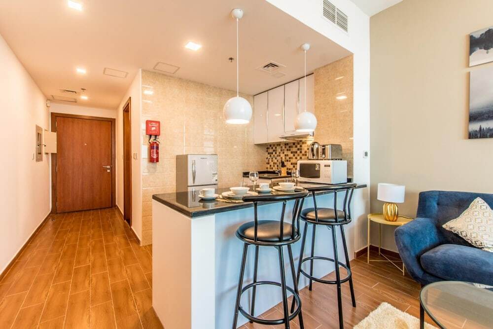 Дубай: Al Barsha South - JVT - Al Jawhara Tower 1506