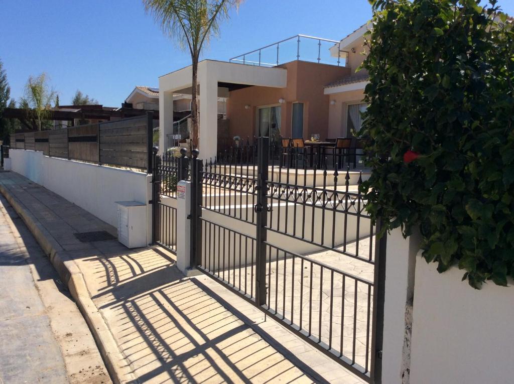 Полис Хрисохус: Dream House Latchi Villa
