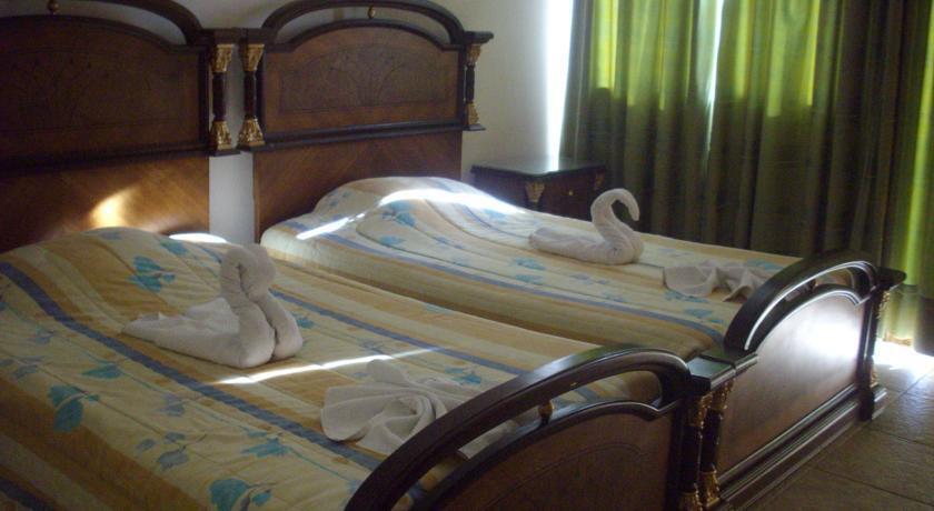 Пейя: Villa Luxor