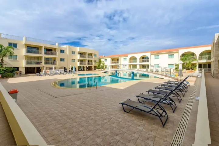 Паралимни: Great Kings Resorts