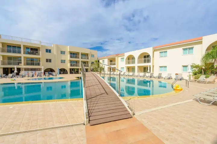 Паралимни: Great Kings Resorts