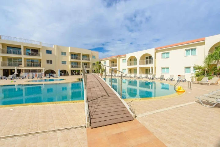 Паралимни: Great Kings Resorts