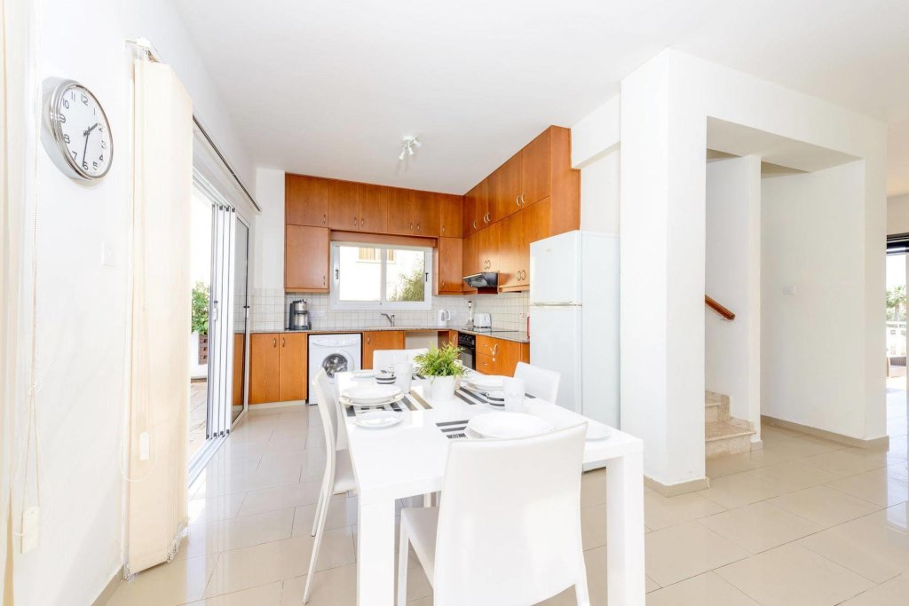 Протарас: Villa Atlas