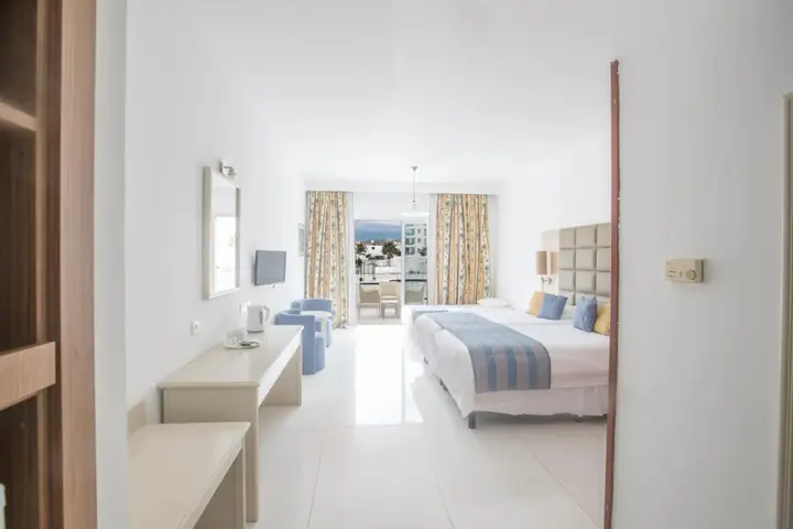Протарас: Odessa Beach Hotel