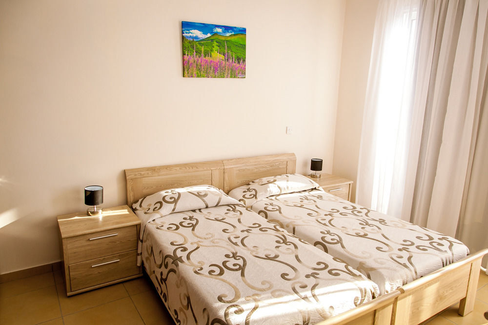 Пафос: New Day Apartments
