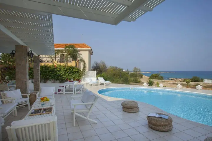 Протарас: Mimosa Seafront Villa