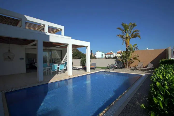 Айя-Напа: Villa Napa Pearl