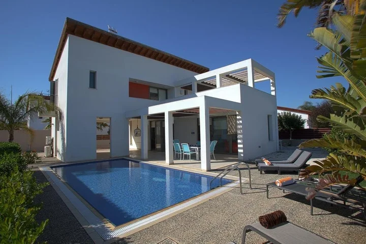Айя-Напа: Villa Napa Pearl