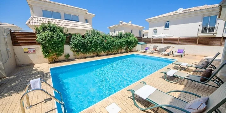 Паралимни: Oceanview Villa 080