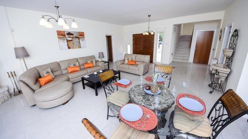 Протарас: Rent Private Villa 196
