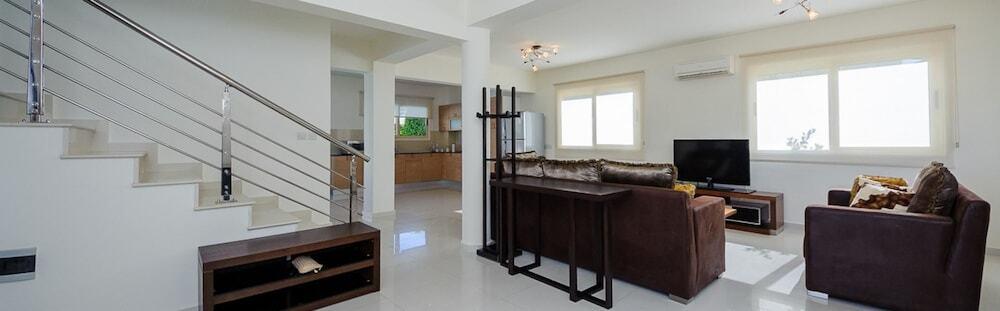 Протарас: Rent Private Villa 015