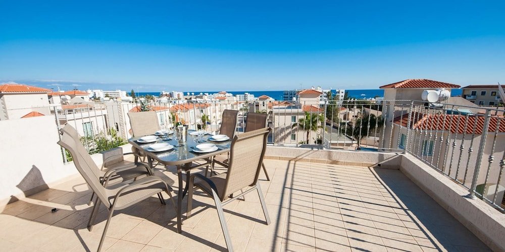 Протарас: Rent Private Villa 045