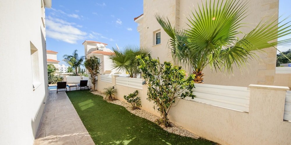 Протарас: Rent Private Villa 045