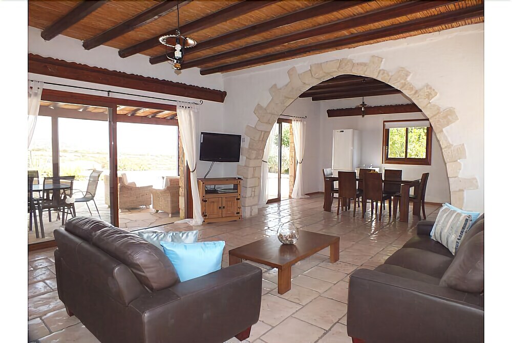 Пейя: Villa Levander