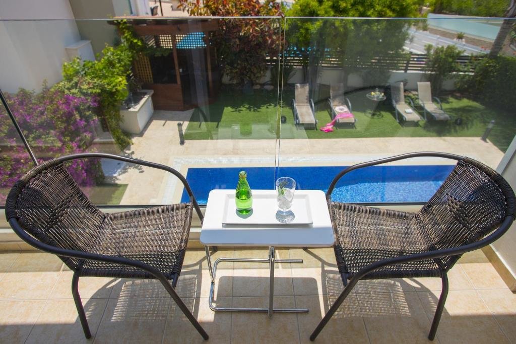 Айя-Напа: Villa Elias