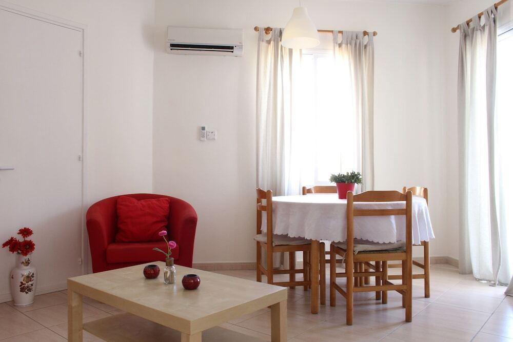 Пафос: Constantia Gardens Apartments