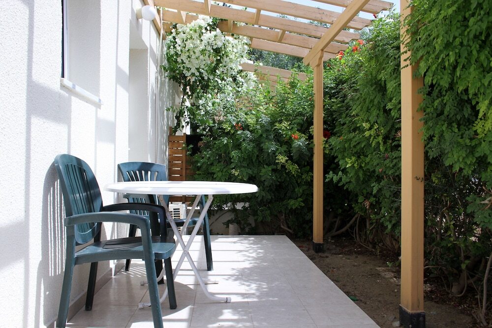Пафос: Constantia Gardens Apartments