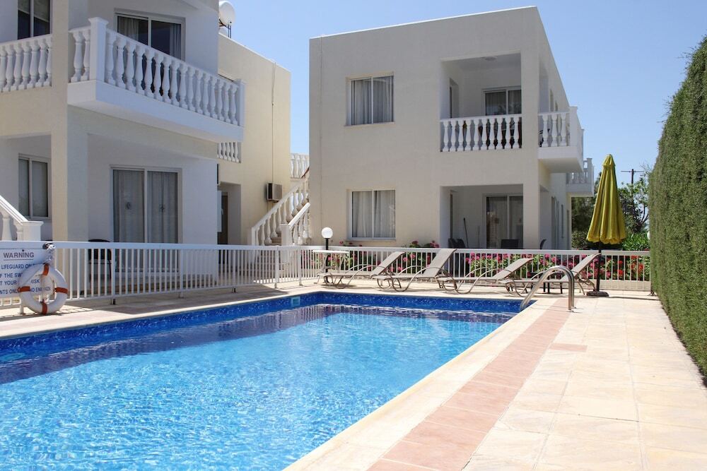 Пафос: Constantia Gardens Apartments