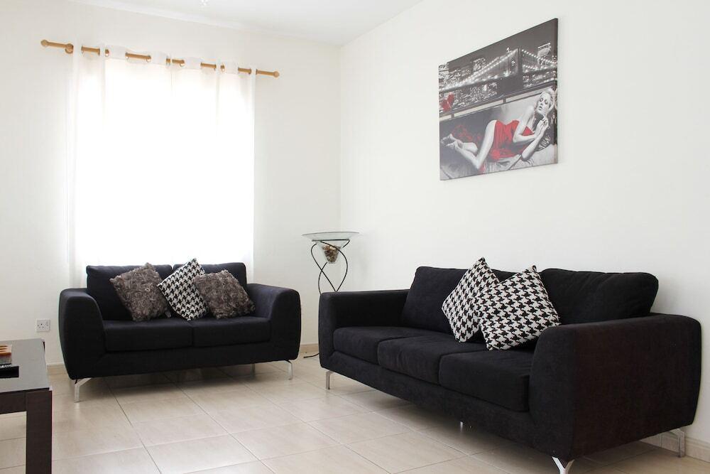 Пафос: Constantia Gardens Apartments