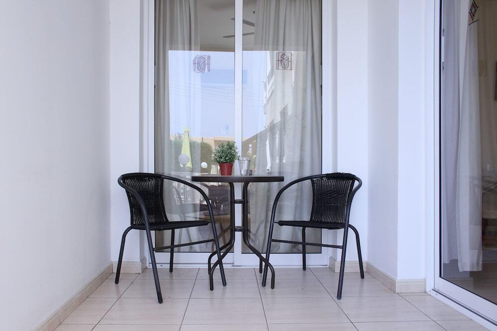 Пафос: Constantia Gardens Apartments