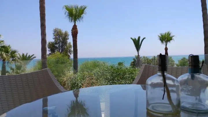 Ларнака: Sandy Beach Apartment 13
