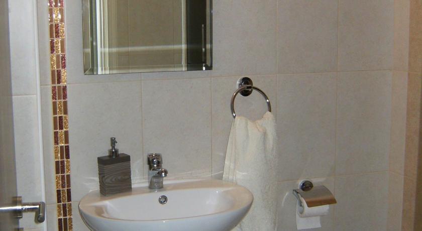 Героскипу: Chloes Place