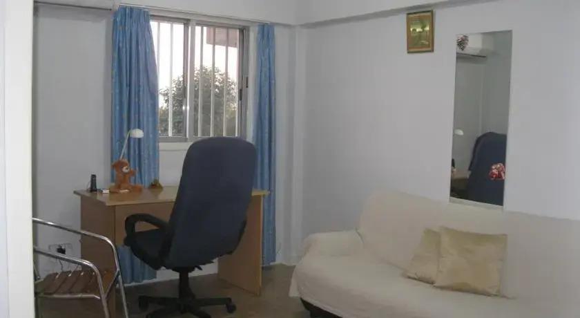 Агиа-Варвара: Apartment No. 7