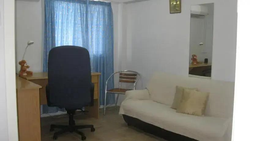 Агиа-Варвара: Apartment No. 7