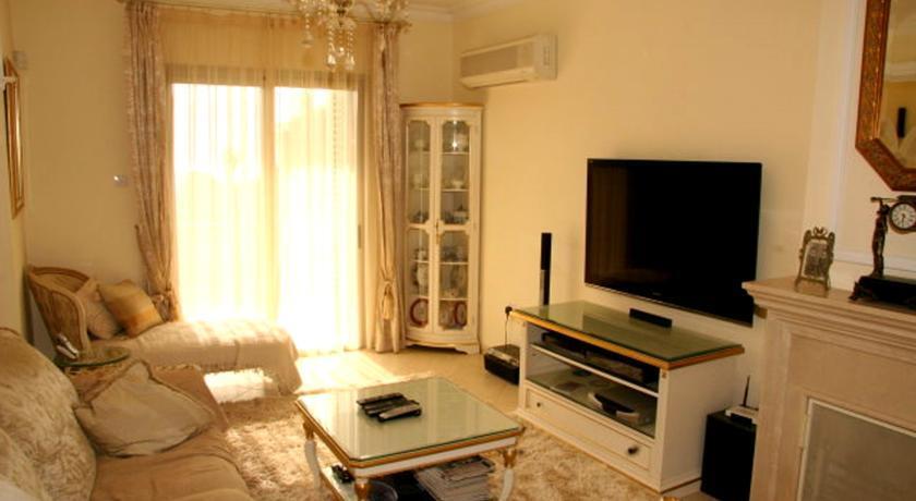 Пейя: Villa Julia