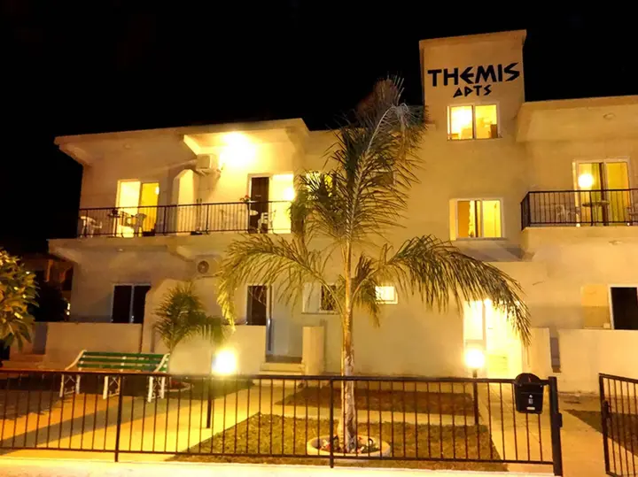 Ларнака: Themis Apartments