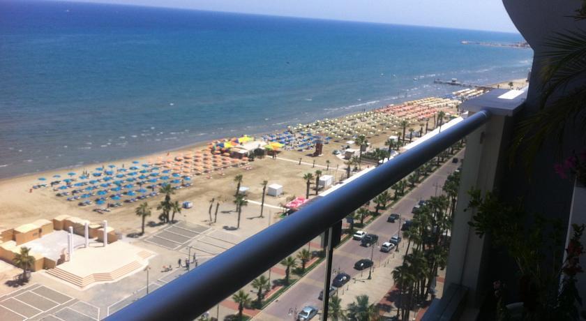 Ларнака: Larnaca Marina Seafront Penthouse