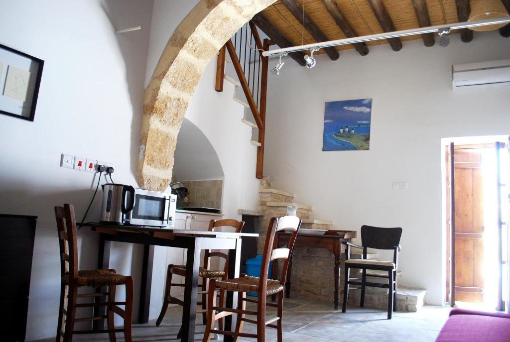 Агиа-Варвара: To Archontiko tis Anastasias