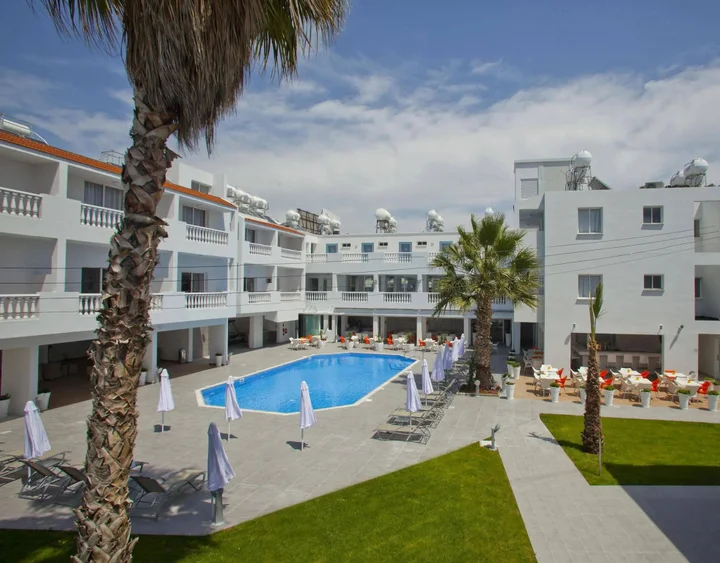 Пафос: Princessa Vera Hotel Apartments