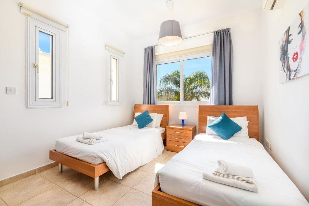 carousel image 3