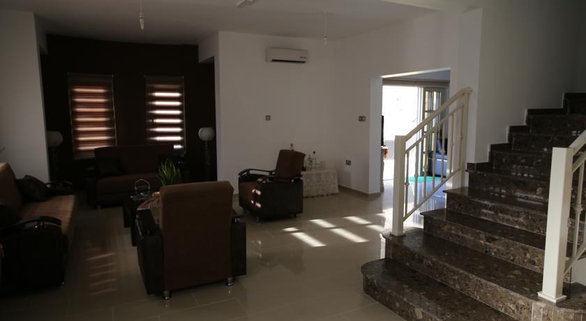 Какопетрия: Villa Melyia