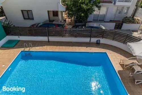 Паралимни: Sun & Sand Private Villa with on demand heated pool