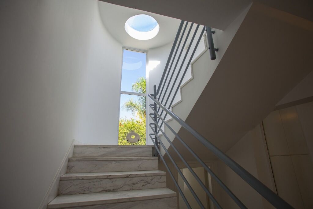 Перволия: Sunset Beachfront Villa Meneou