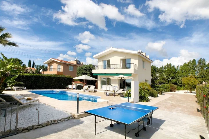 Пейя: Villa Silverline