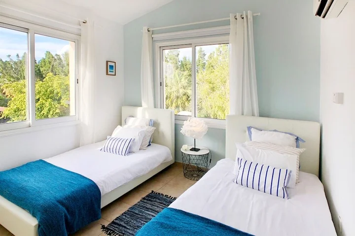 Пейя: Villa Silverline