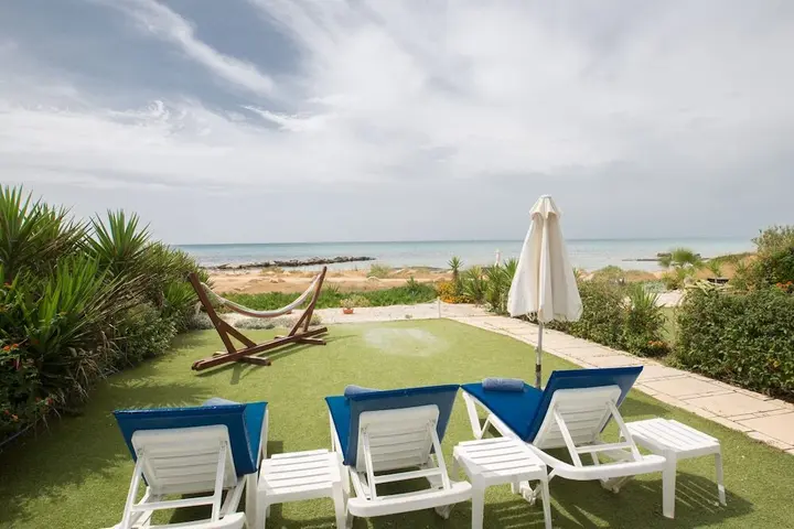 Айя-Напа: Sea front Villa Dagi (Gorgona Complex, Ayia Napa)