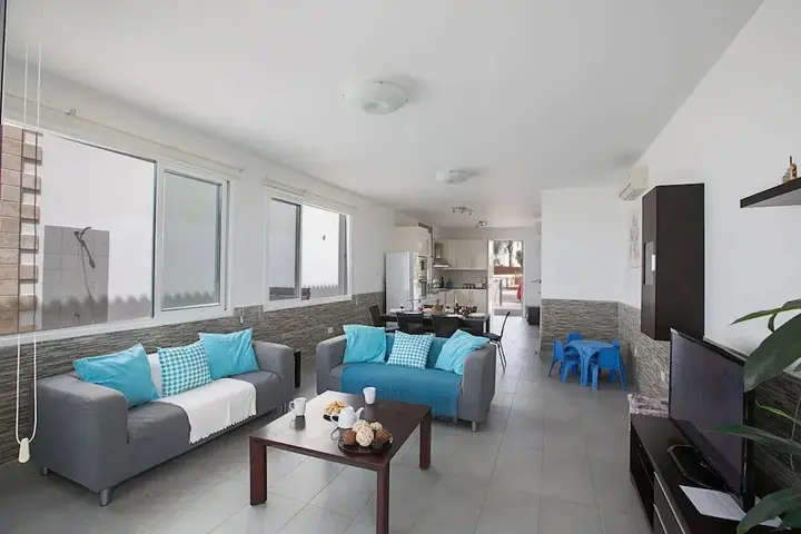 Айя-Напа: Sea front Villa Dagi (Gorgona Complex, Ayia Napa)