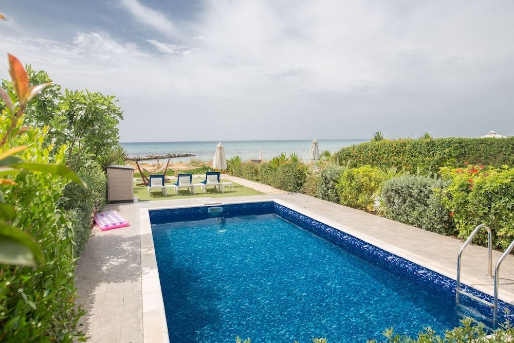 Айя-Напа: Sea front Villa Dagi (Gorgona Complex, Ayia Napa)