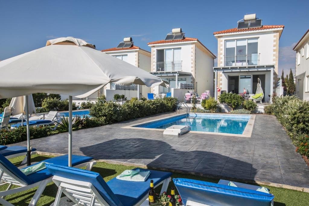 Айя-Напа: Sea front Villa Dagi (Gorgona Complex, Ayia Napa)