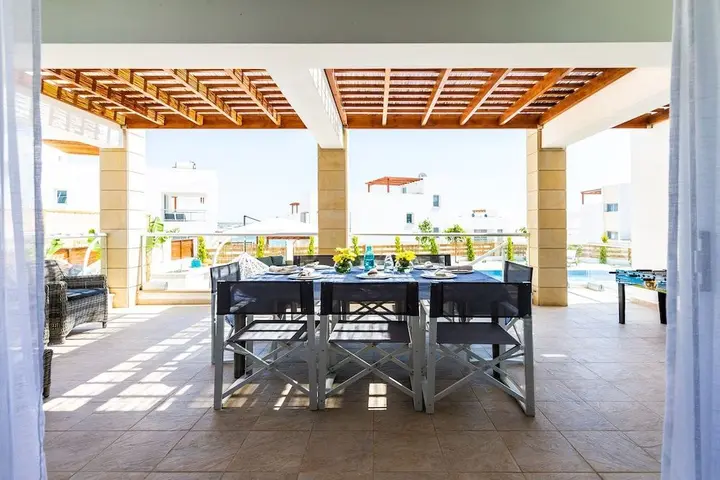Пафос: Villa Marina