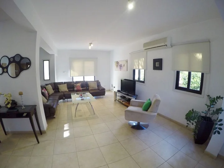 Протарас: Villa Marilia