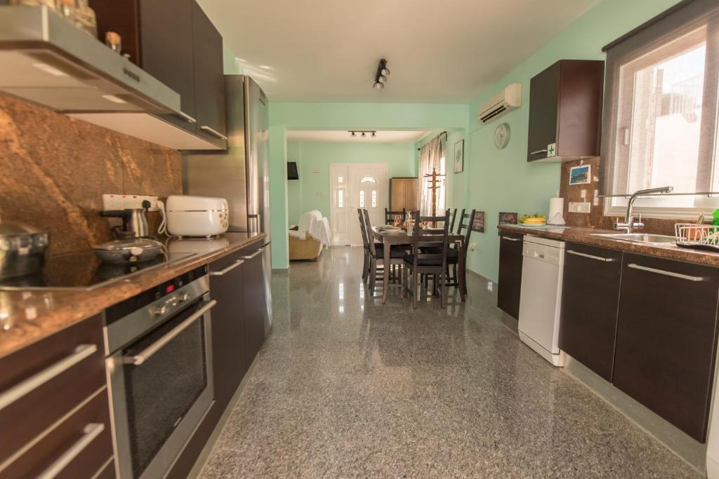 Айя-Напа: Villa Marina