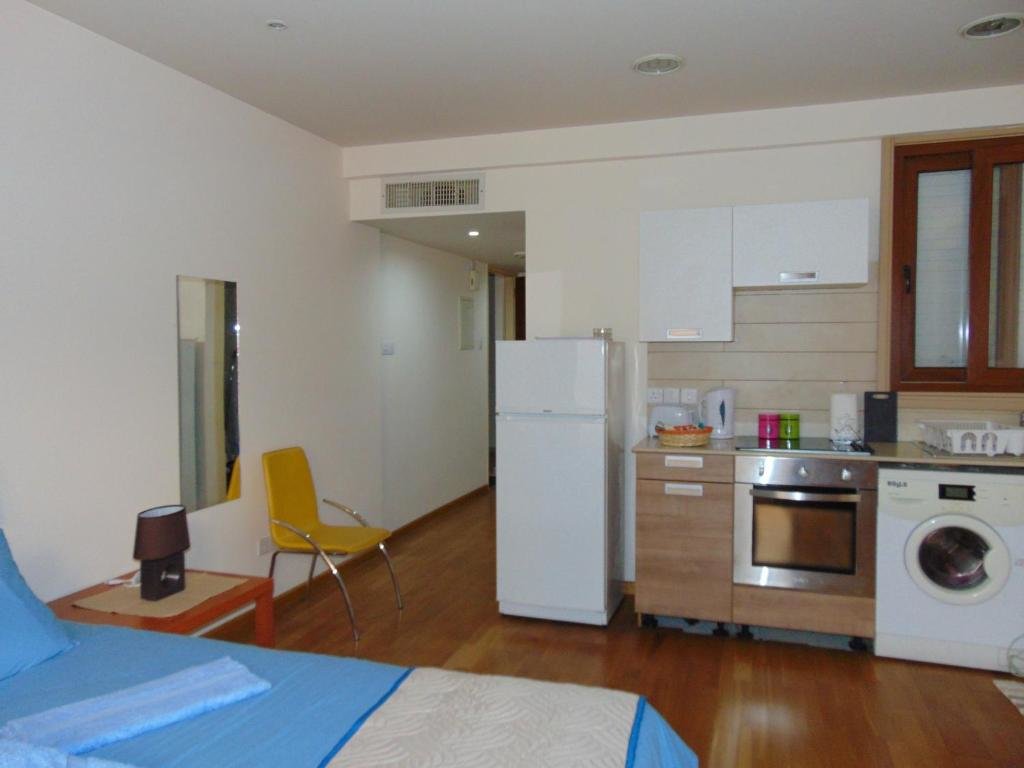 Ithaki Phinikoudes Apartment No. 107 — фото 4
