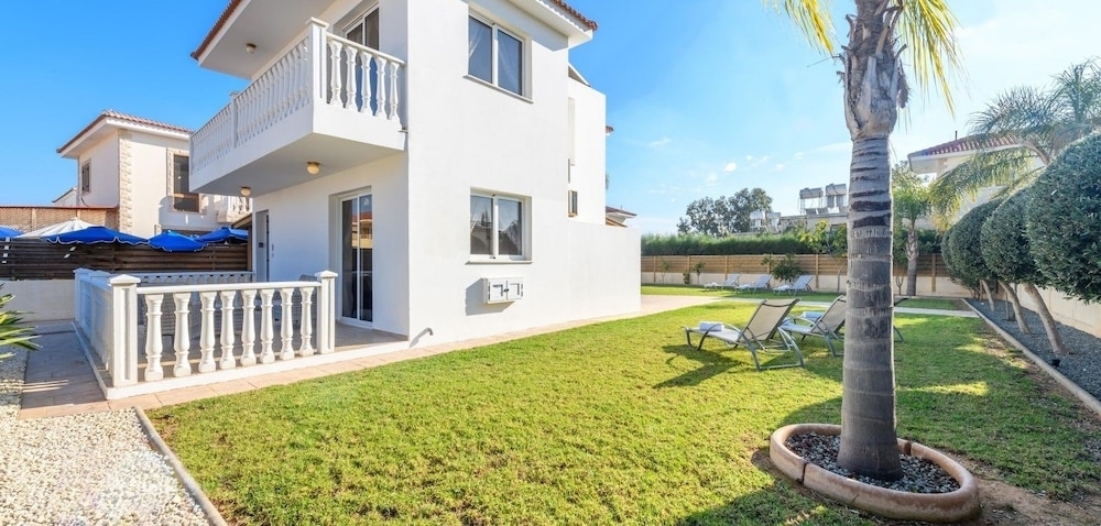 Айя-Напа: Nissi Gardens Villa
