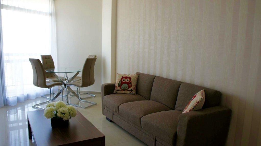 Лимассол: Zavos Marathon Beach Apartments